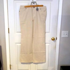 Brand new Chico’s ultimate fit divine twill pants - size 2.5